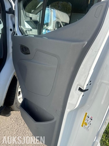 Ford Transit 15 of 16