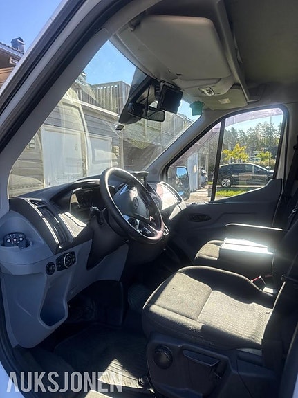Ford Transit 10 of 16