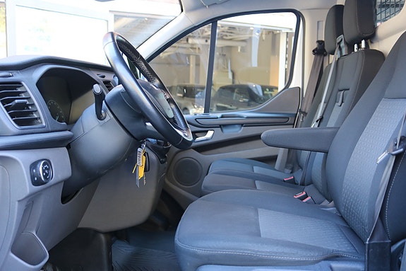 Ford Transit Custom 12 of 25