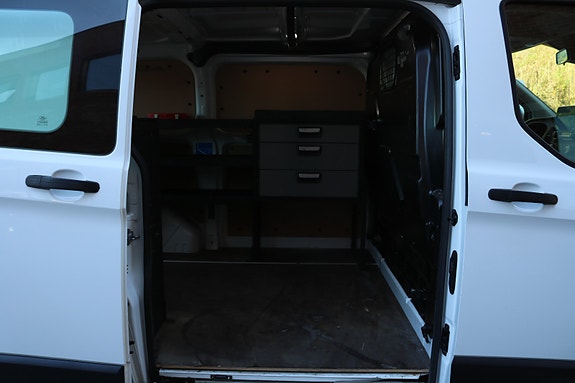 Ford Transit Custom 11 of 25