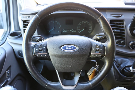 Ford Transit Custom 16 of 25