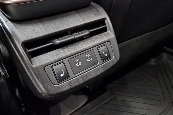 Nissan Ariya 27 of 27