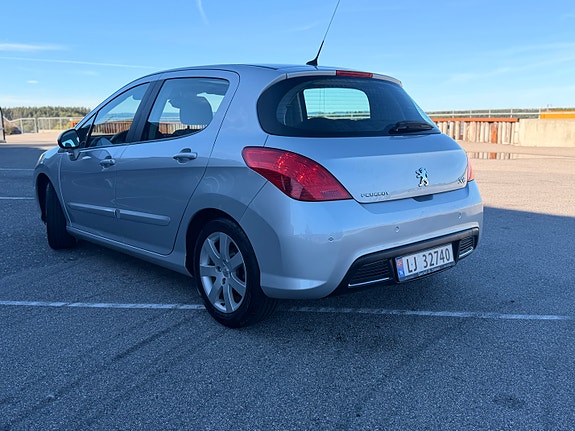 Peugeot 308 7 of 28