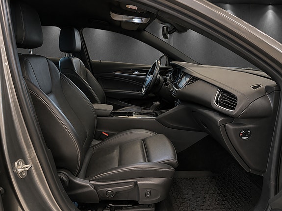Opel Insignia 7 of 9
