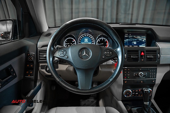 Mercedes-Benz GLK220 30 of 30