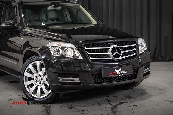 Mercedes-Benz GLK220 2 of 30