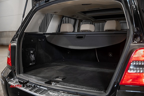Mercedes-Benz GLK220 11 of 30
