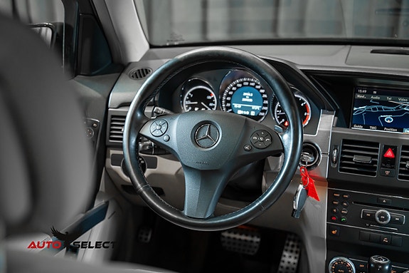 Mercedes-Benz GLK220 29 of 30