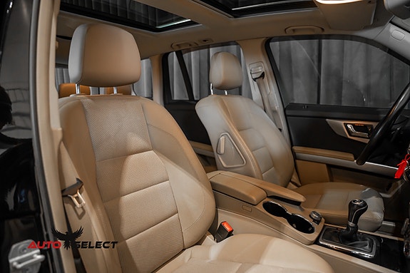 Mercedes-Benz GLK220 21 of 30