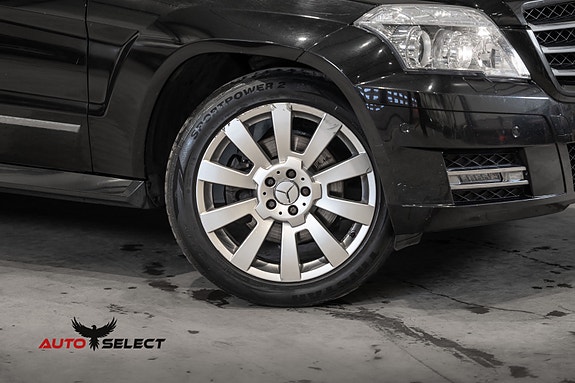 Mercedes-Benz GLK220 3 of 30
