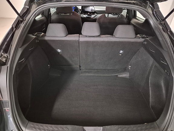 Toyota C-HR 9 of 21