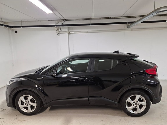Toyota C-HR 6 of 21