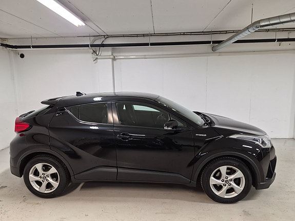 Toyota C-HR 7 of 21