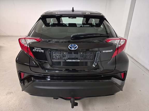 Toyota C-HR 8 of 21