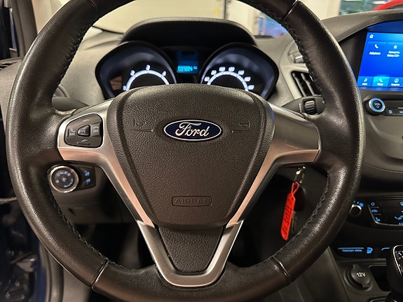 Ford Transit Courier 16 of 30