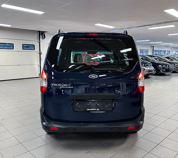 Ford Transit Courier 7 of 30