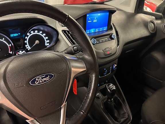 Ford Transit Courier 19 of 30