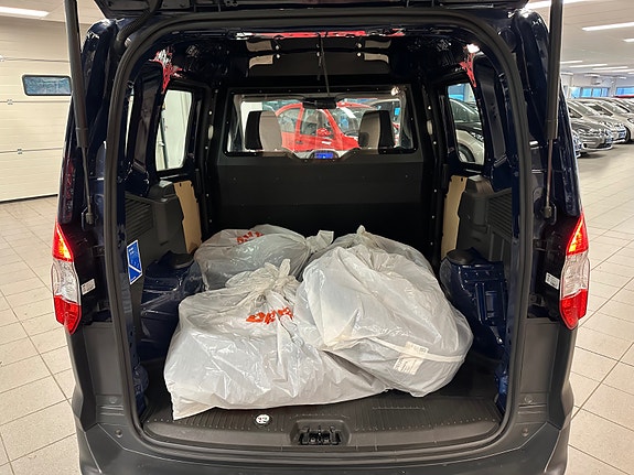 Ford Transit Courier 8 of 30