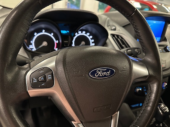 Ford Transit Courier 18 of 30