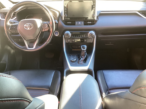 Toyota RAV4 9 of 10