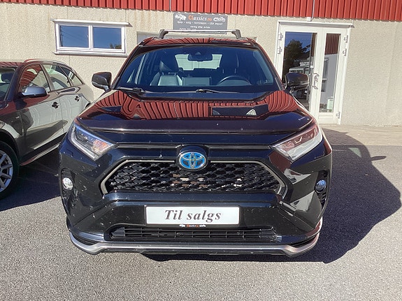 Toyota RAV4 3 of 10