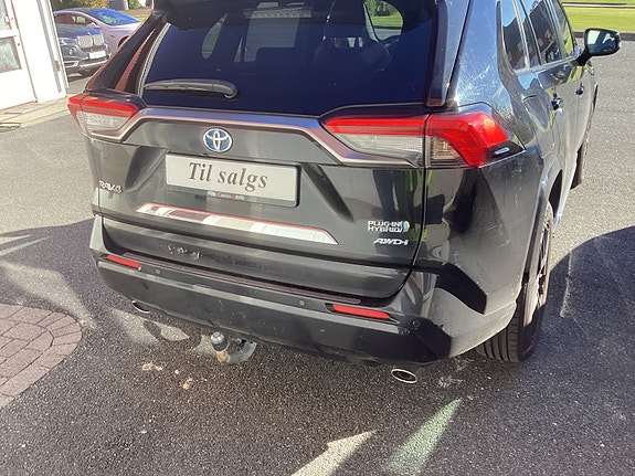 Toyota RAV4 6 of 10