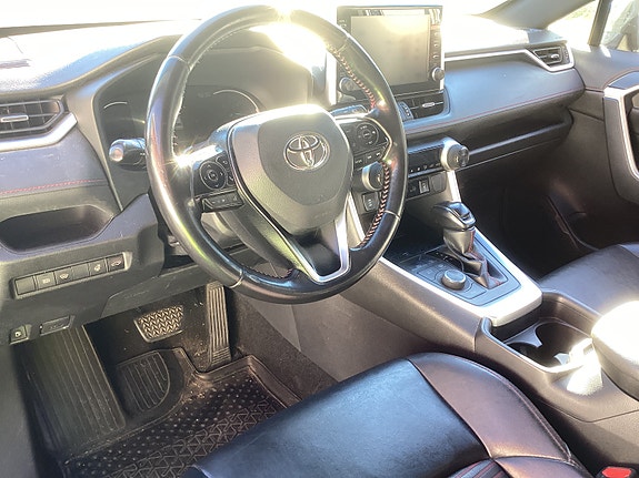 Toyota RAV4 7 of 10