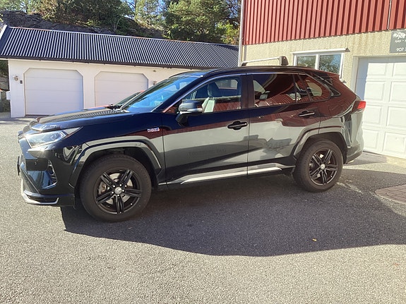 Toyota RAV4 4 of 10