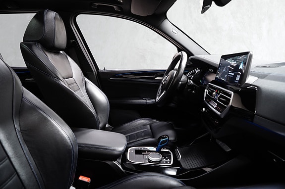 BMW iX3 23 of 30