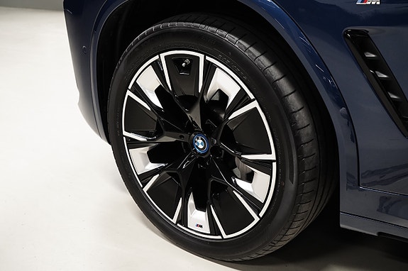 BMW iX3 10 of 30