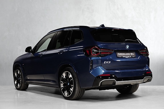 BMW iX3 8 of 30