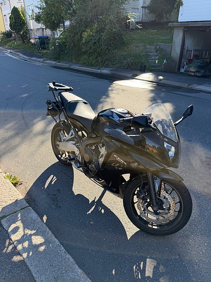Honda CBR 650F 5 of 17