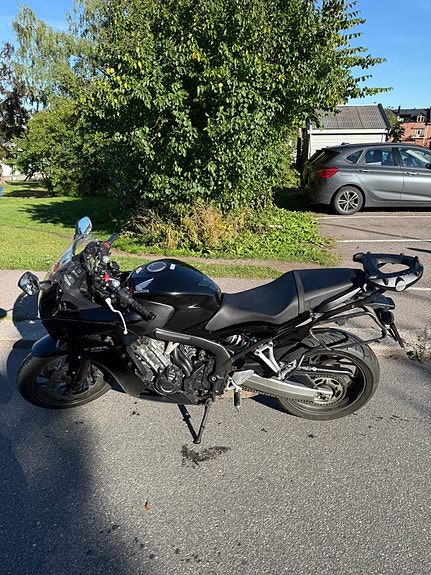 Honda CBR 650F 4 of 17
