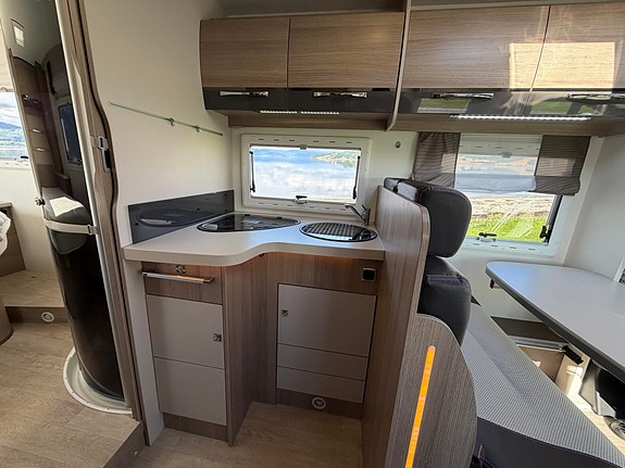 Challenger 398 XLB Queenbed, 150HK, Automat+++ 11 of 28