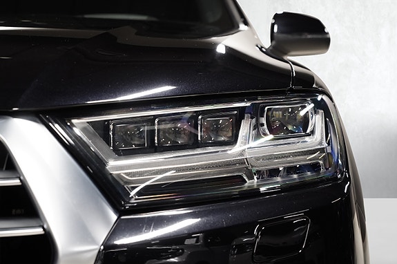 Audi Q7 6 of 30