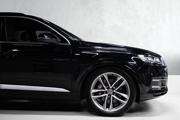 Audi Q7 4 of 30