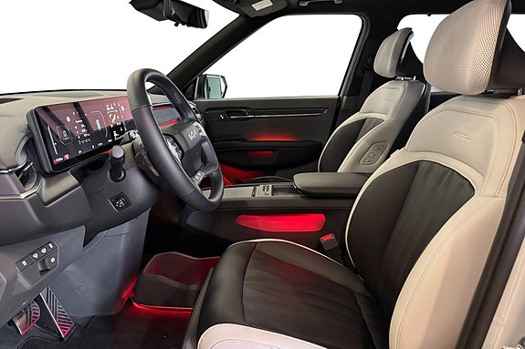 Kia EV9 14 of 30