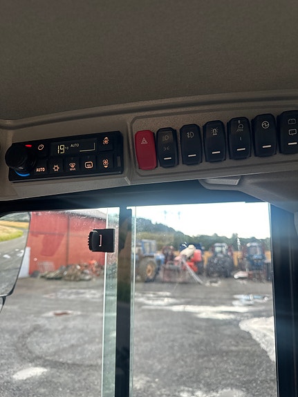 Cat 906 4 of 8