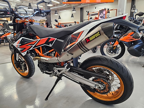 KTM 690 SMC R 10 of 10