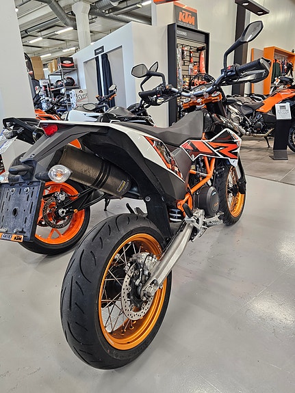 KTM 690 SMC R 4 of 10