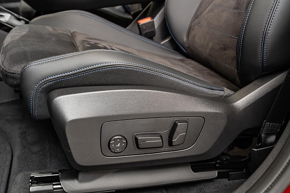 BMW iX1 18 of 30