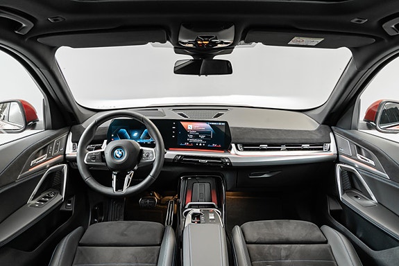 BMW iX1 22 of 30