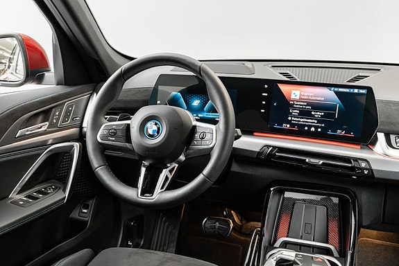 BMW iX1 26 of 30