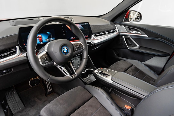 BMW iX1 14 of 30