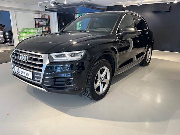 Audi Q5 2 of 27