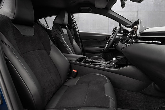 Toyota C-HR 18 of 28