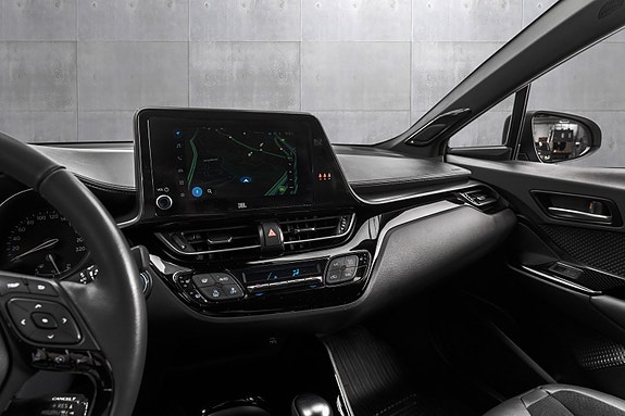 Toyota C-HR 25 of 28