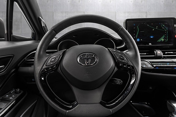Toyota C-HR 20 of 28