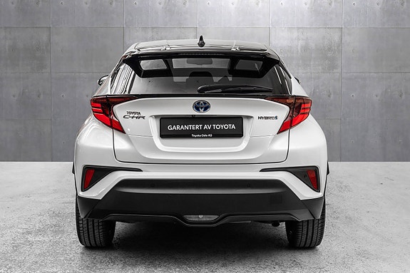 Toyota C-HR 6 of 28