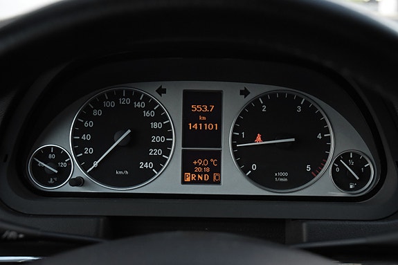 Mercedes-Benz 180 12 of 18